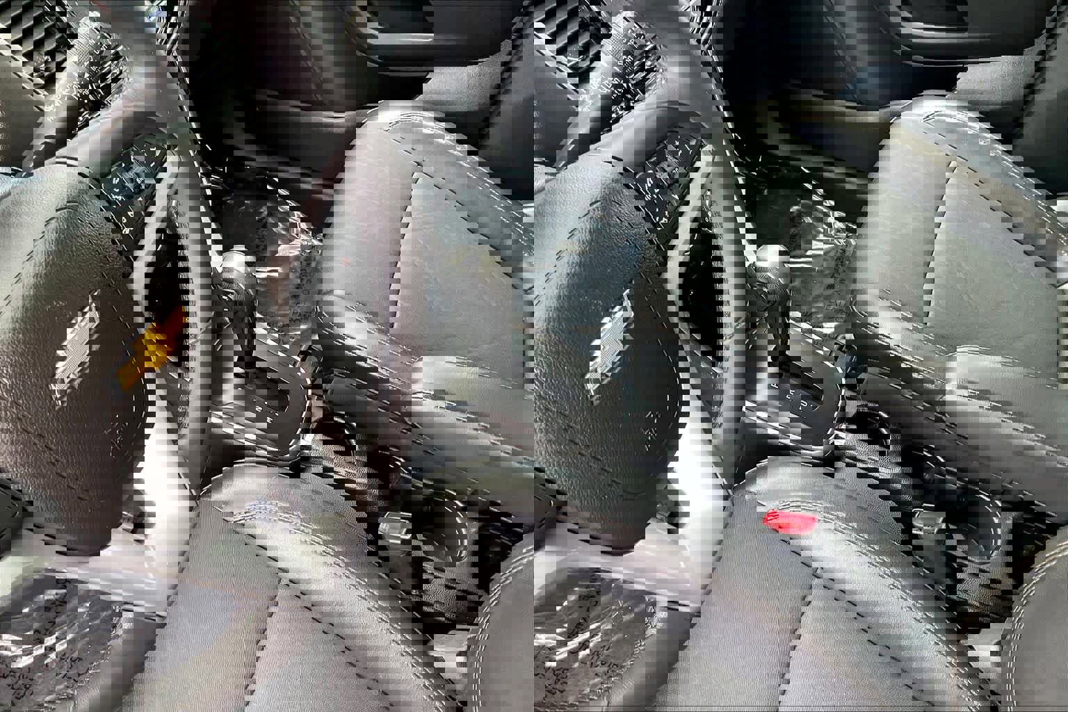 Used 2021 Chevrolet Trax LT w/ LT Convenience Package image 16