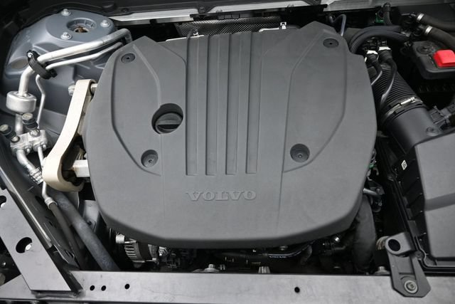 Used 2023 Volvo XC60 B5 Ultimate w/ Climate Package FWD image 38