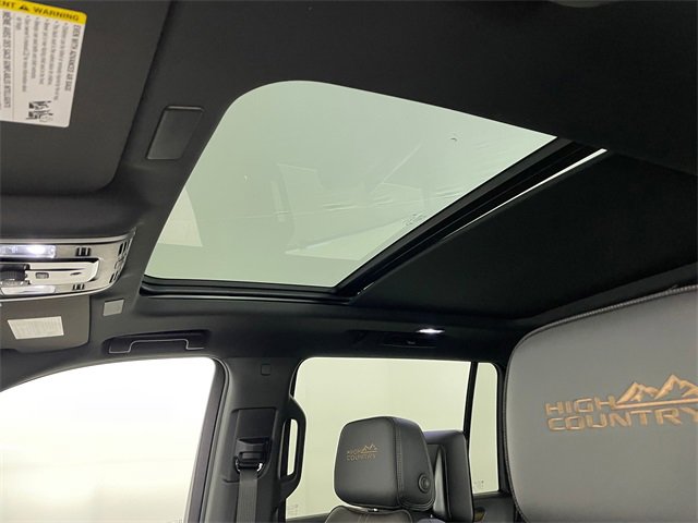 New 2026 Chevrolet Suburban High Country image 12