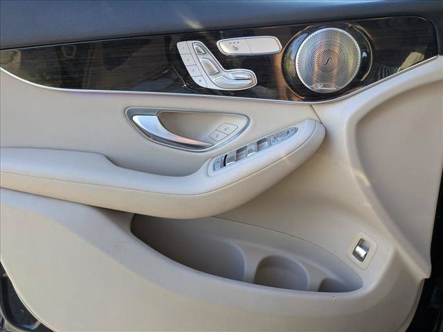 Used 2021 Mercedes-Benz GLC 300 image 8