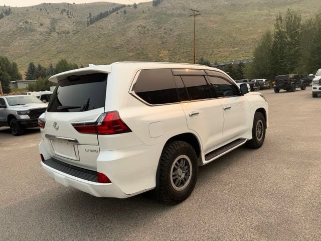Used 2017 Lexus LX 570 4WD w/ Luxury Package image 9