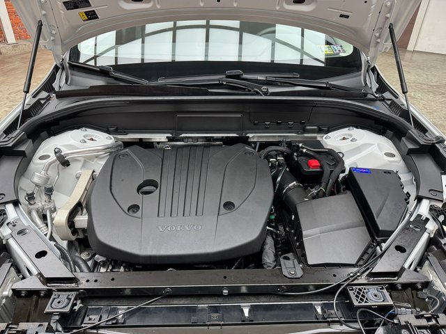 Used 2024 Volvo XC60 B5 Core image 27