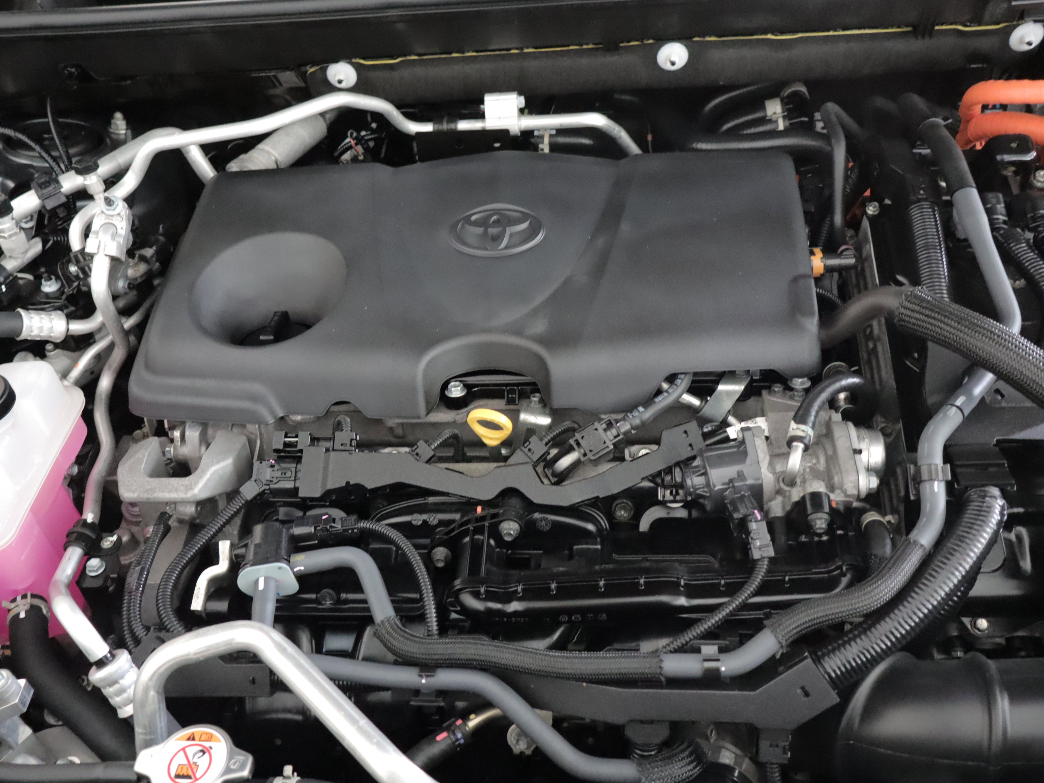 Used 2023 Toyota RAV4 SE w/ Weather & Moonroof Package AWD/4WD image 29