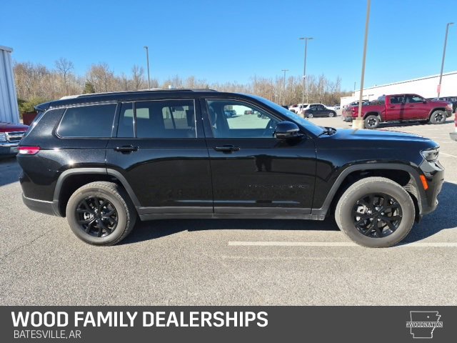 Used 2025 Jeep Grand Cherokee L Altitude w/ Trailer Tow Package image 4