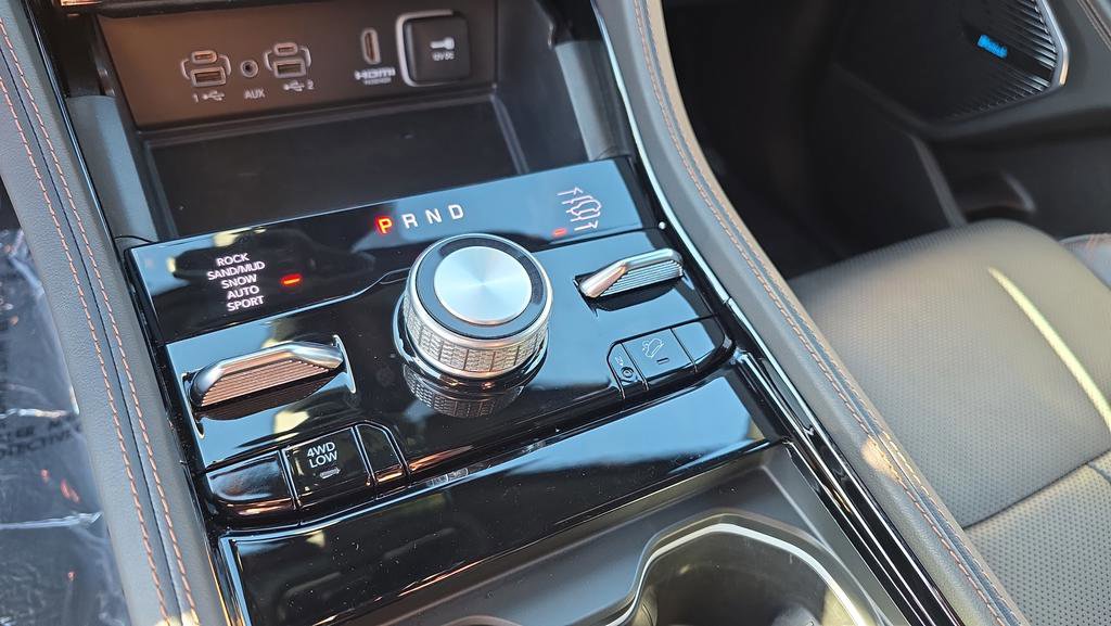 Used 2023 Jeep Grand Cherokee Summit image 24