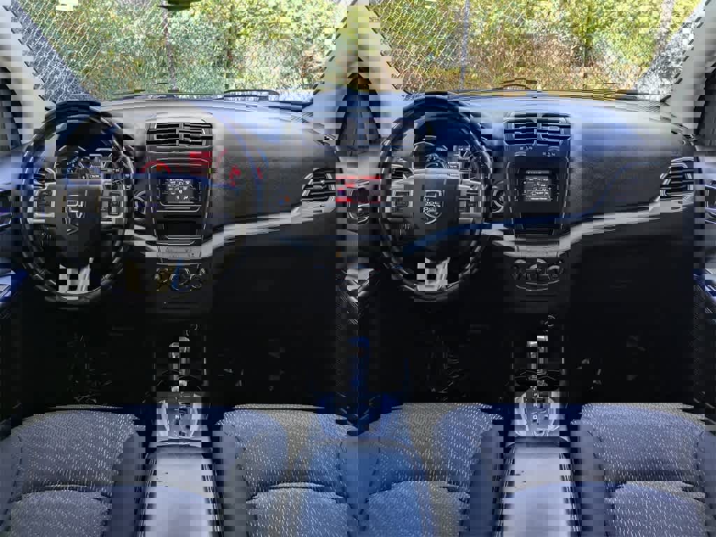 Used 2016 Dodge Journey SE w/ Flexible Seating Group image 17