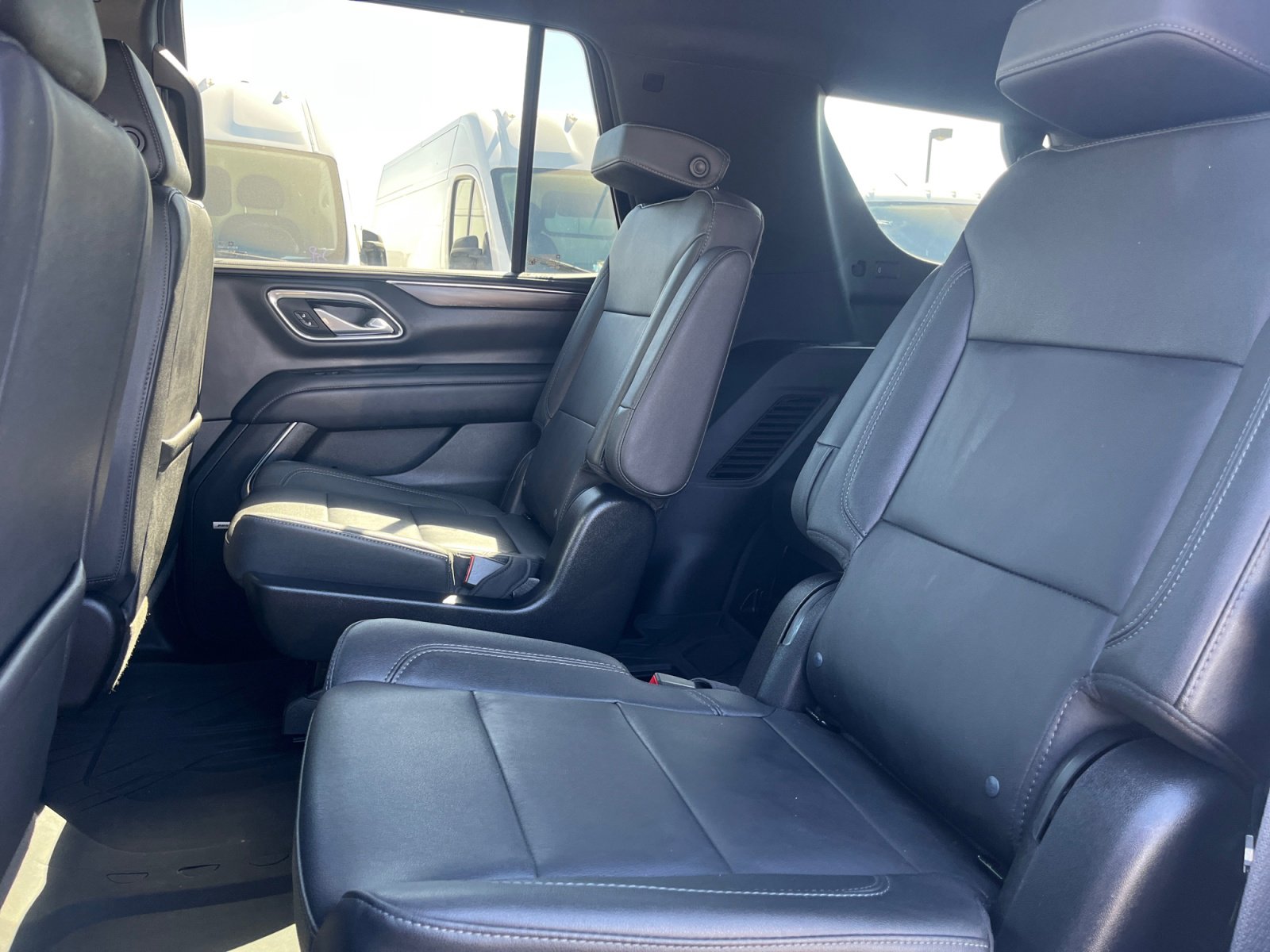 Used 2024 Chevrolet Tahoe LT w/ Luxury Package image 28