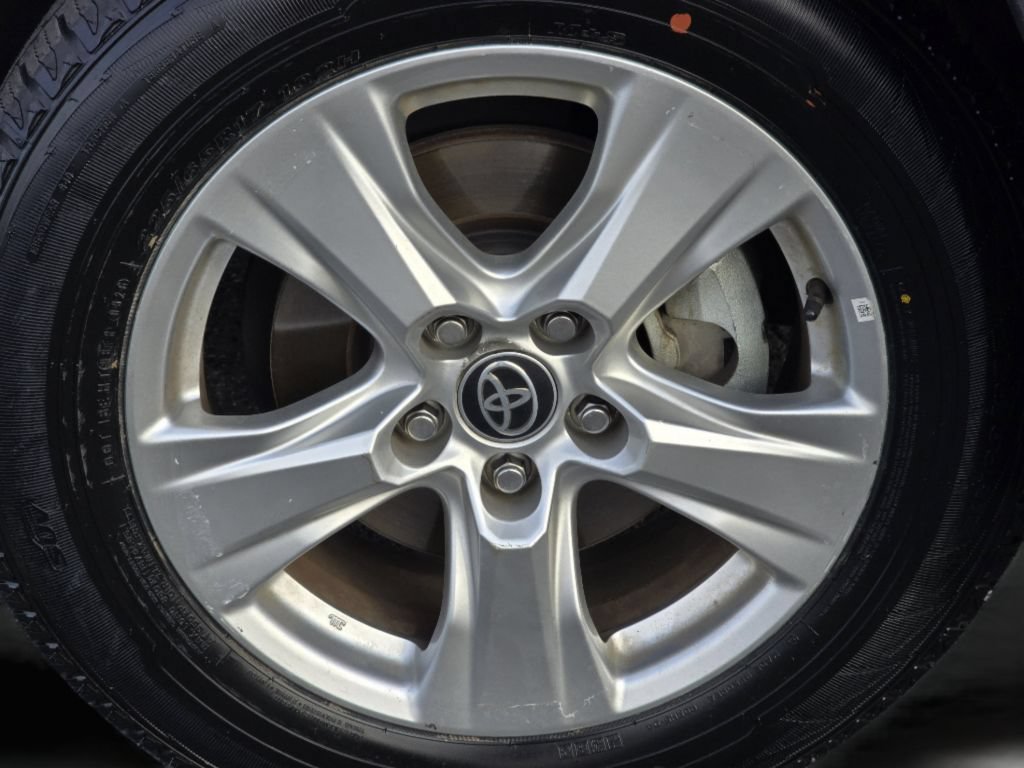 Used 2021 Toyota RAV4 XLE w/ Convenience Package AWD/4WD image 24
