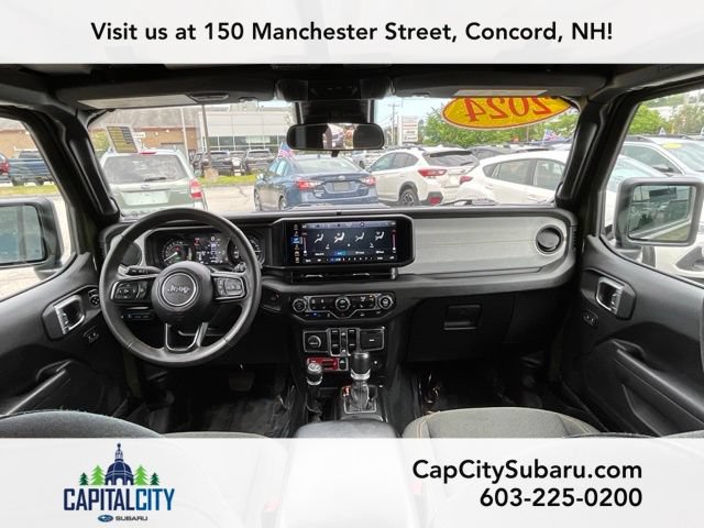 Used 2024 Jeep Wrangler Unlimited AWD/4WD image 19