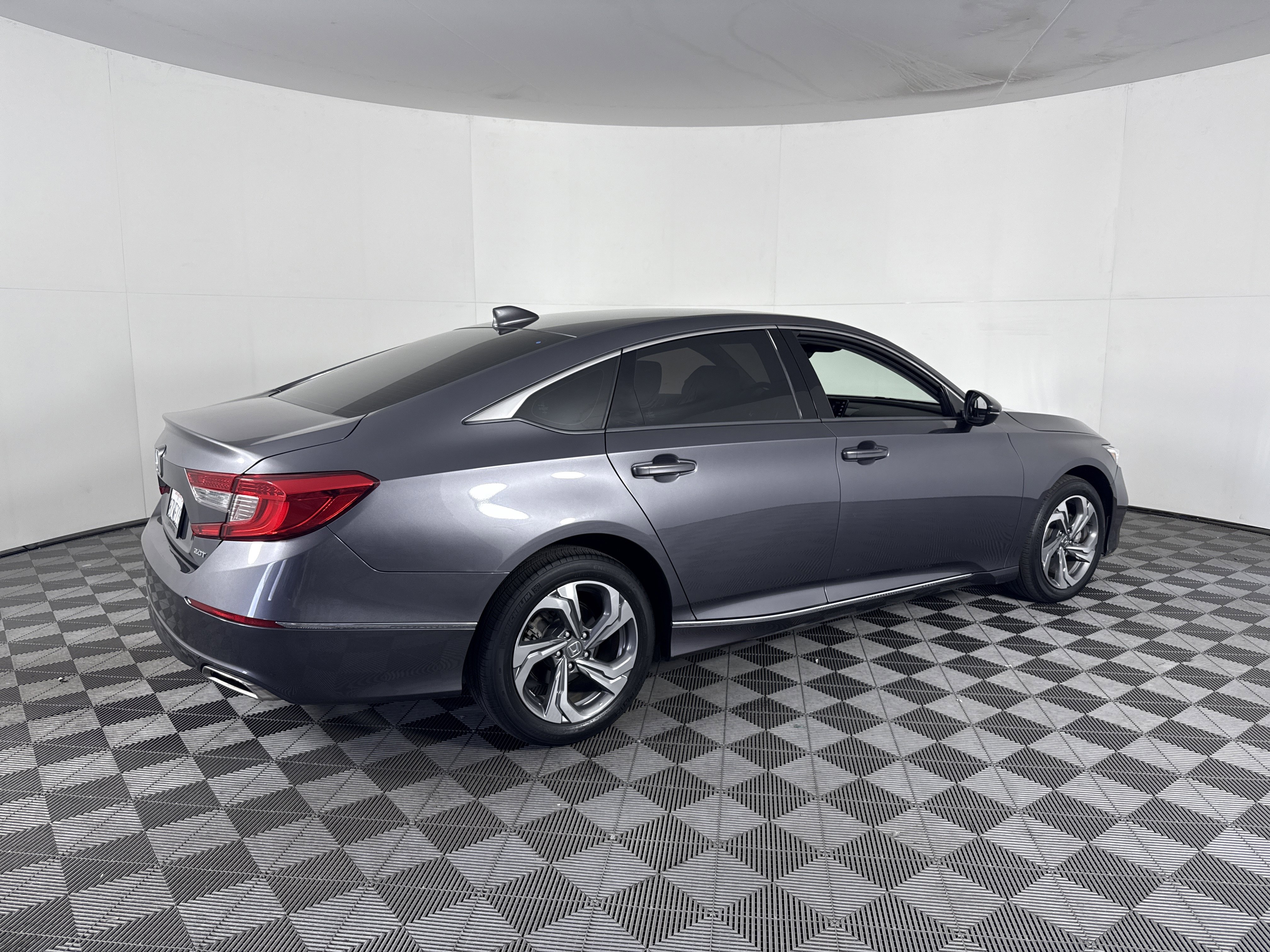 Used 2020 Honda Accord EX-L image 4