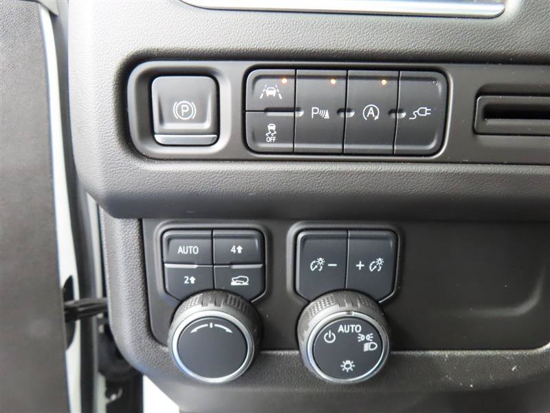 Used 2021 Chevrolet Tahoe RST w/ Luxury Package AWD/4WD image 21