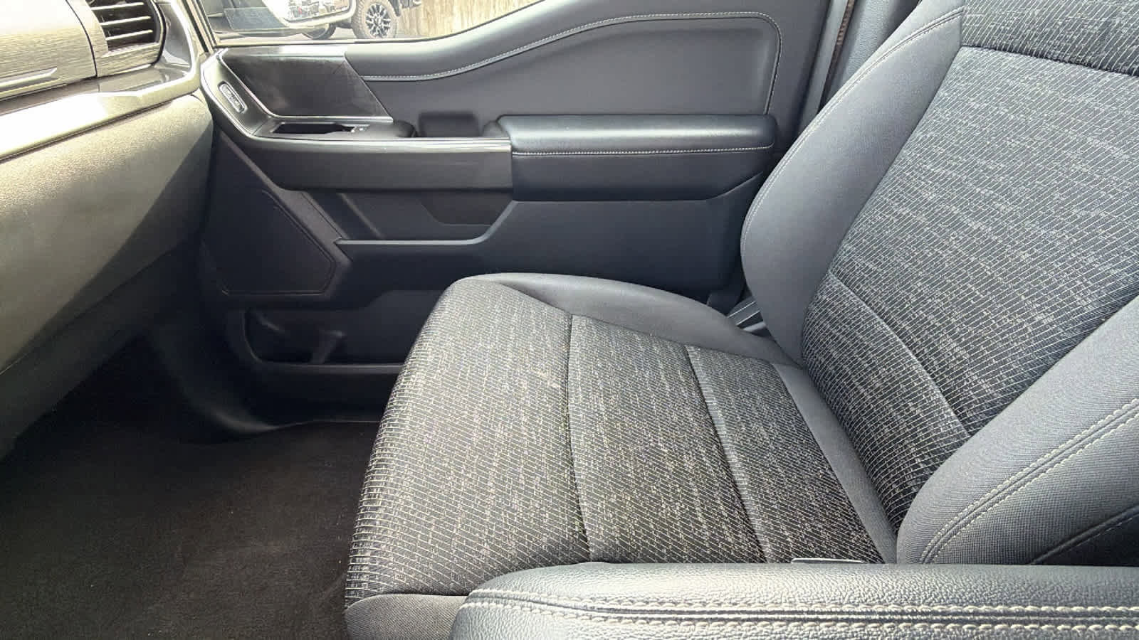 Used 2022 Ford F150 XLT w/ Equipment Group 301A Mid image 11