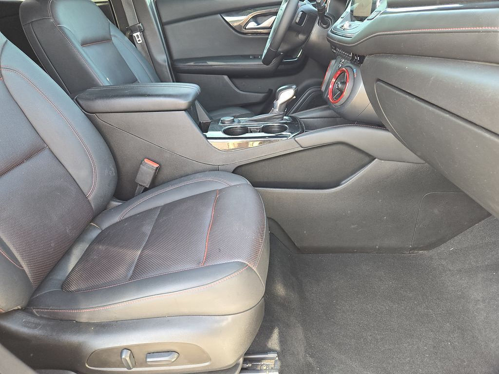 Used 2022 Chevrolet Blazer RS w/ Enhanced Convenience Package FWD image 12
