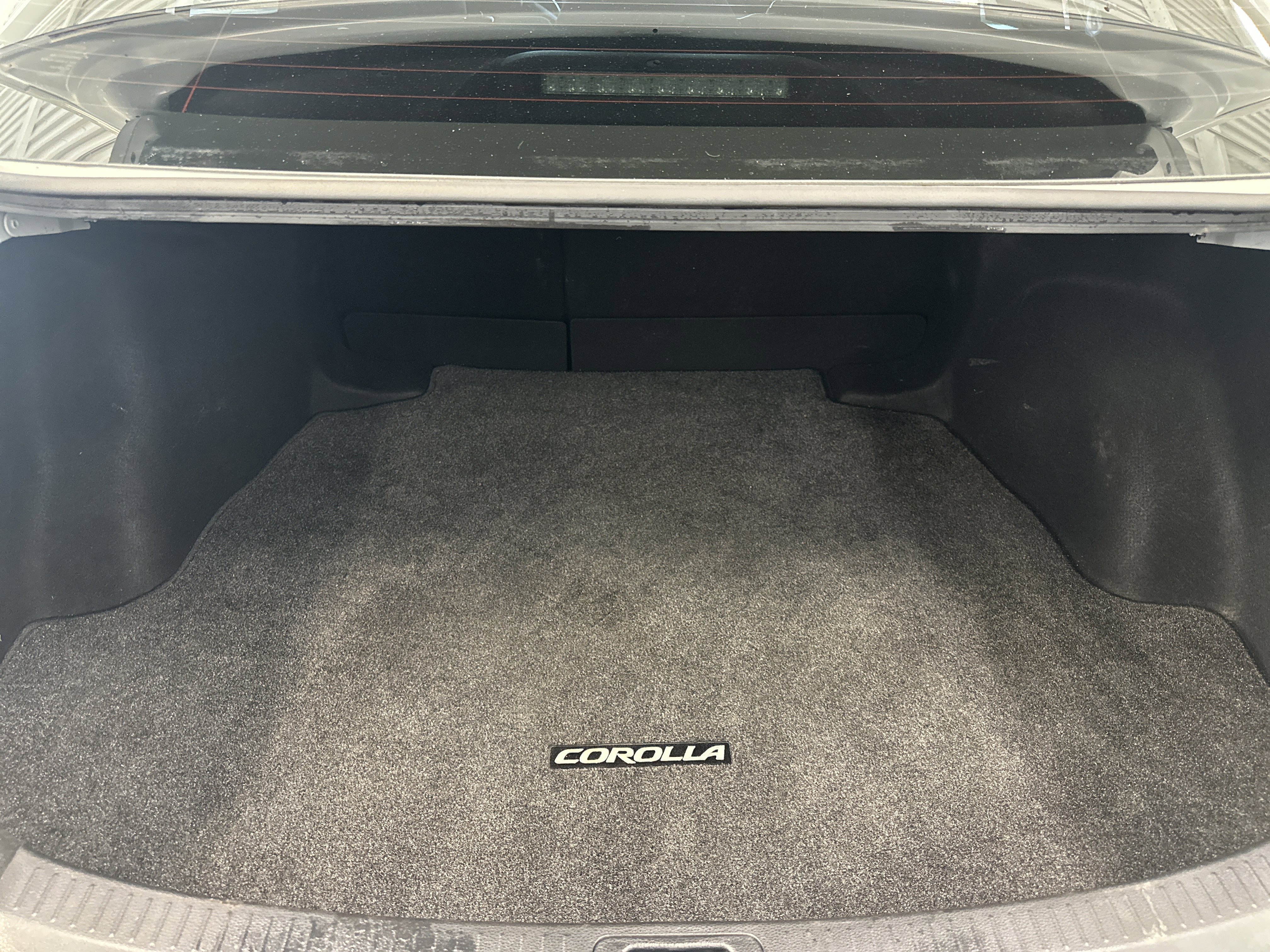 Used 2021 Toyota Corolla SE w/ Carpet Mat Package (TMS) image 6