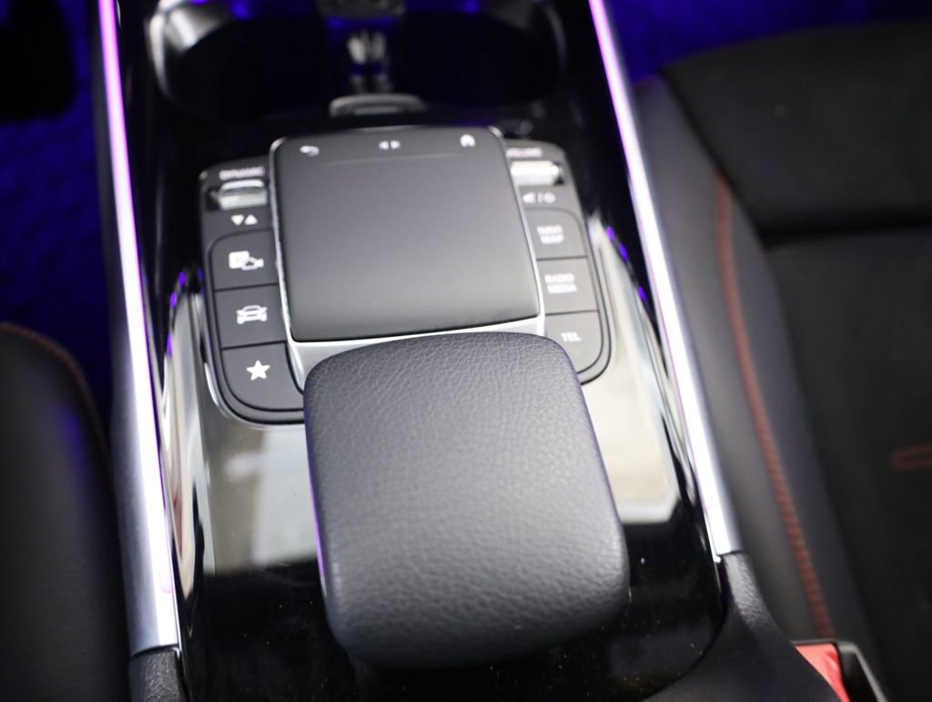 Used 2023 Mercedes-Benz GLB 250 4MATIC image 21