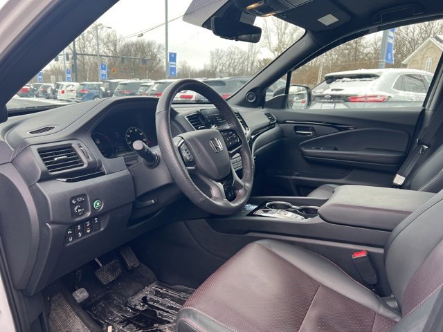 Used 2024 Honda Ridgeline Black Edition image 2