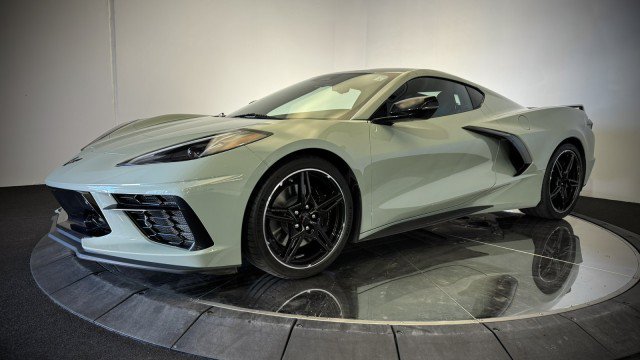 Used 2024 Chevrolet Corvette Stingray Premium Cpe w/ Z51 Performance Package RWD image 22