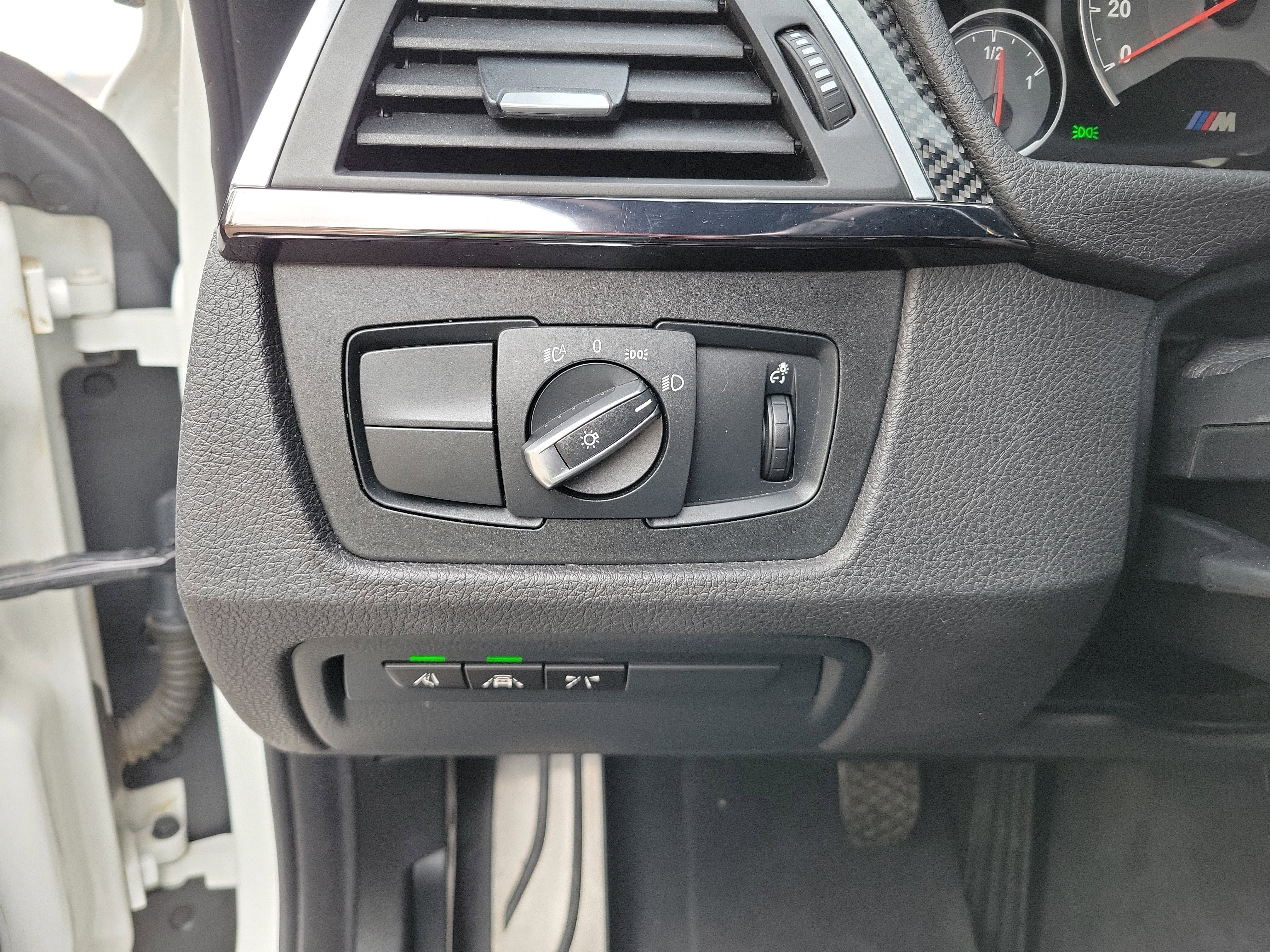 Used 2020 BMW M4 Convertible image 19