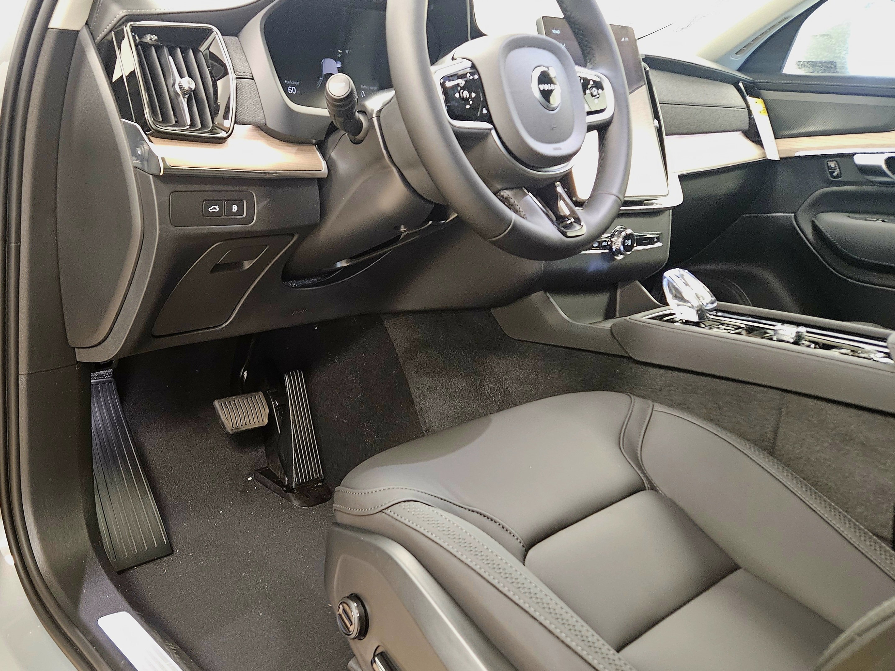 New 2026 Volvo XC90 T8 Plus w/ Protection Package AWD/4WD image 43
