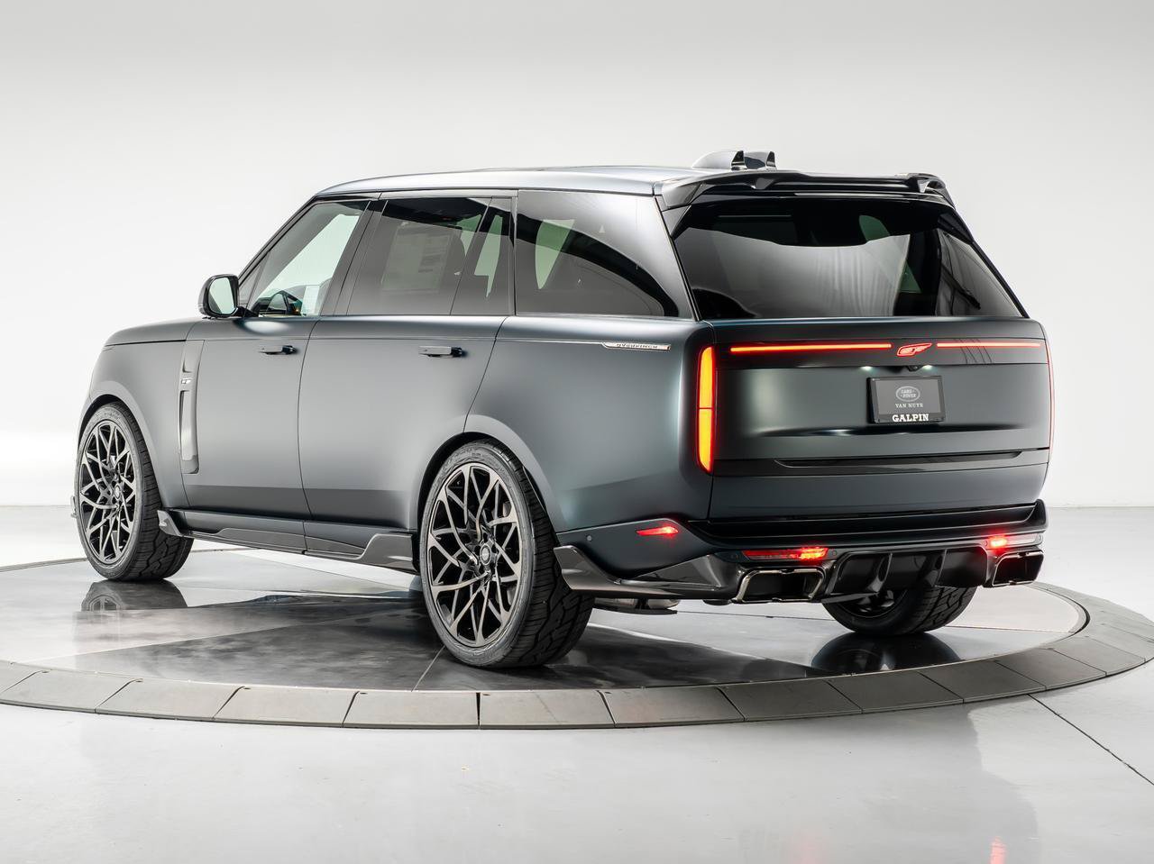 Used 2025 Land Rover Range Rover Long Wheelbase Autobiography AWD/4WD image 3