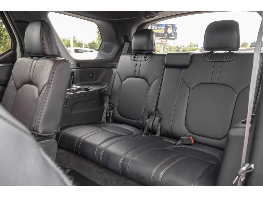 Used 2025 Honda Pilot Black Edition image 15