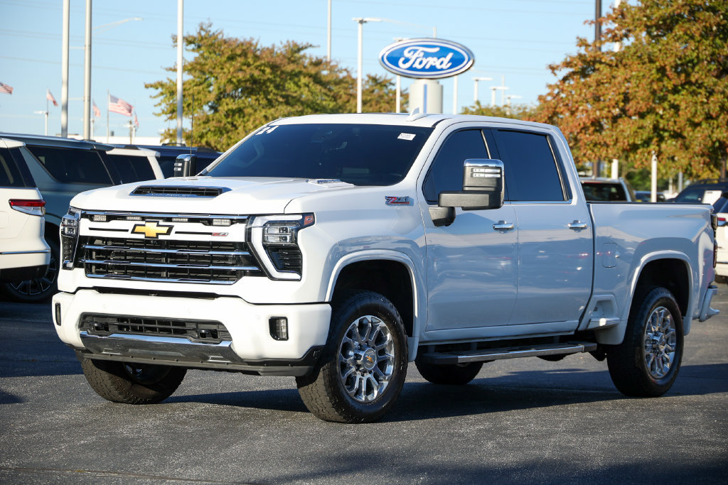 Used 2024 Chevrolet Silverado 2500 LTZ w/ LTZ Plus Package AWD/4WD image 1