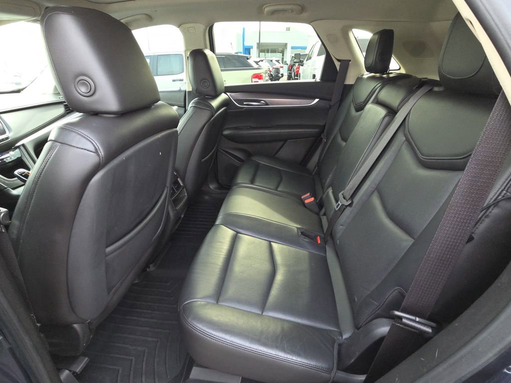 Used 2018 Cadillac XT5 Luxury w/ Driver Awareness Package image 29