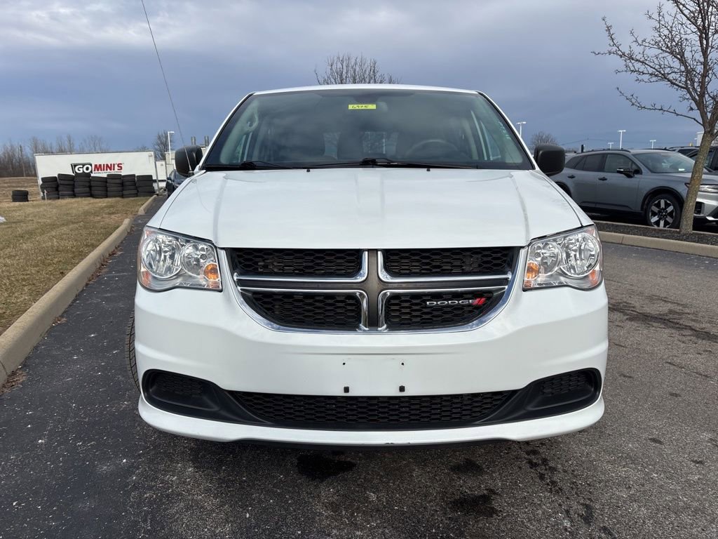 Used 2018 Dodge Grand Caravan SE w/ UConnect Hands-Free Group image 2