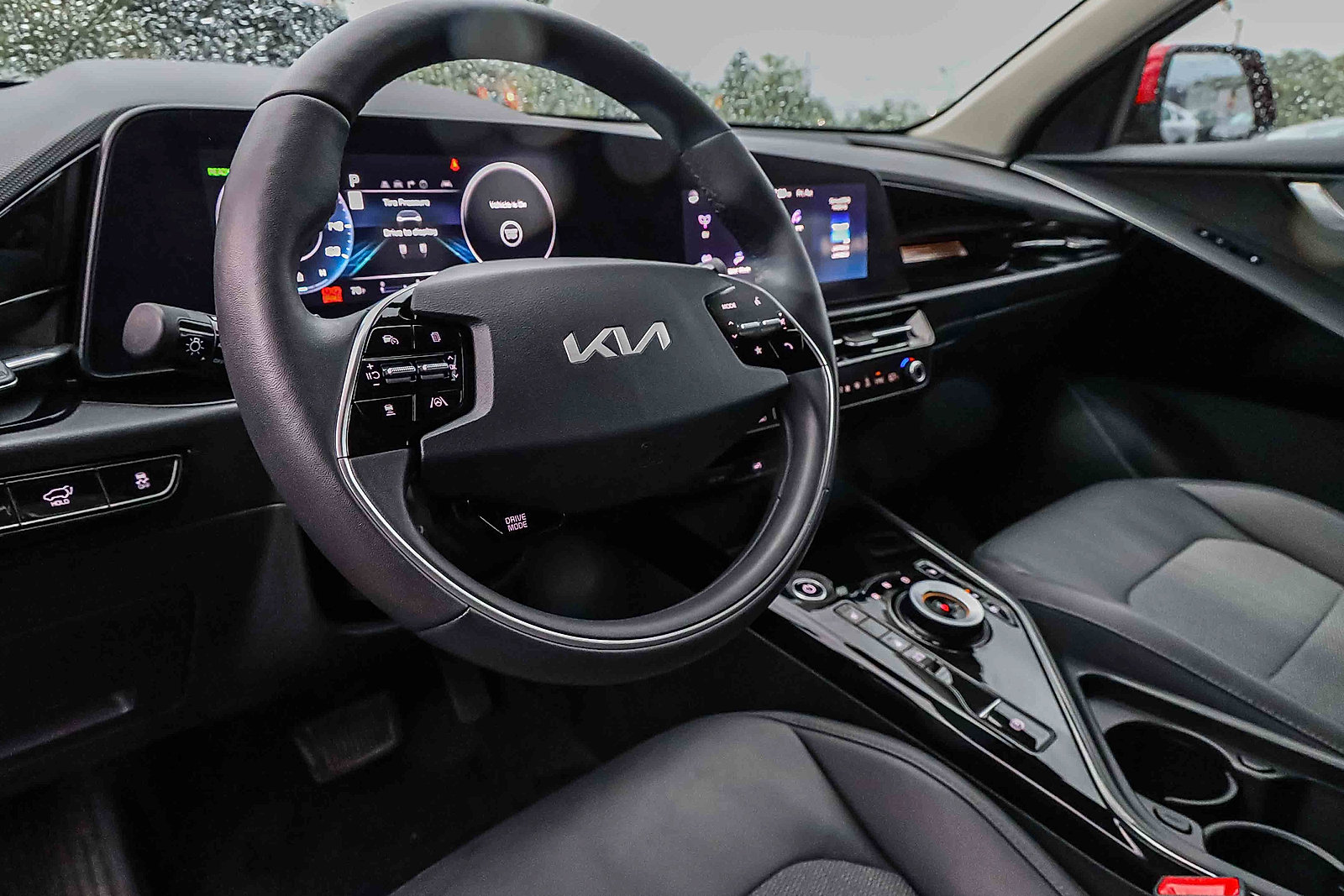 Certified 2024 Kia Niro Wind w/ Wind Preserve Package FWD image 7