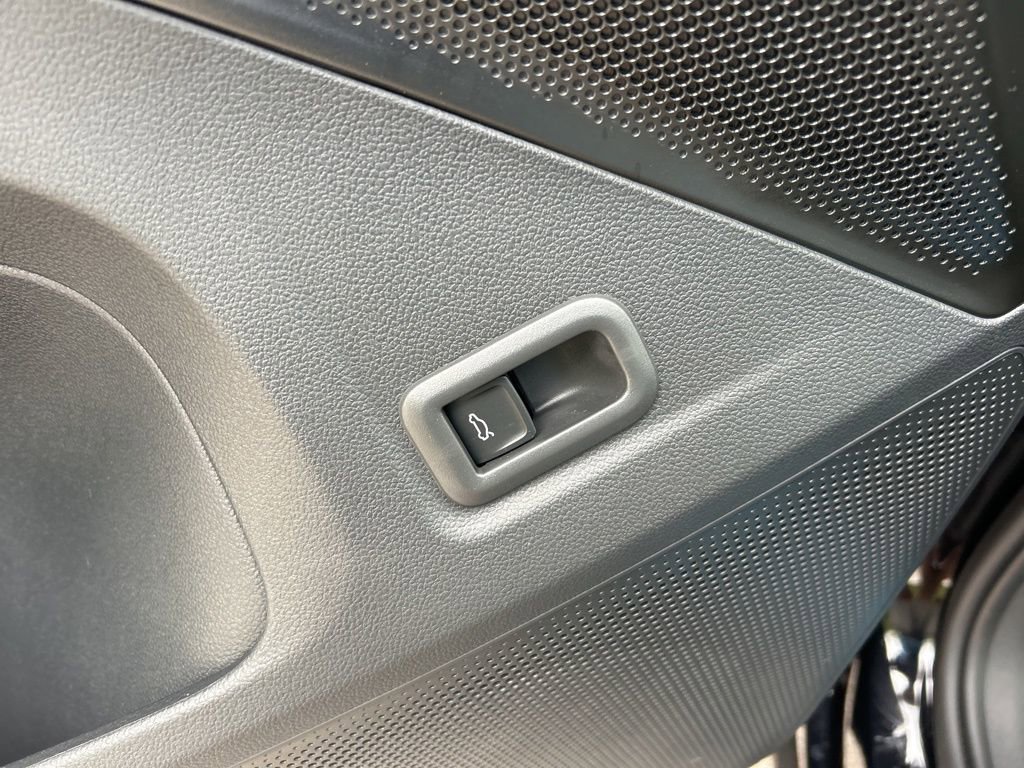 New 2026 Volkswagen Tiguan SE FWD image 20