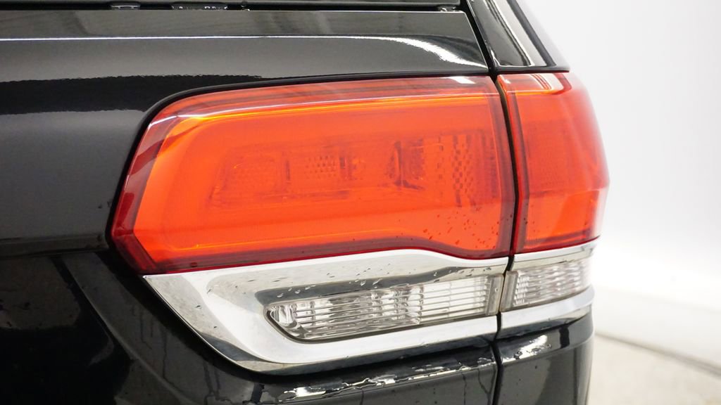 Certified 2017 Jeep Grand Cherokee Overland image 17