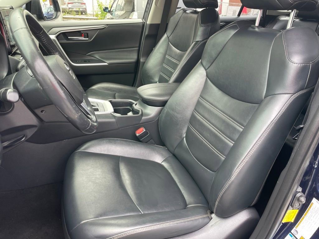 Used 2021 Toyota RAV4 XLE Premium AWD/4WD image 6