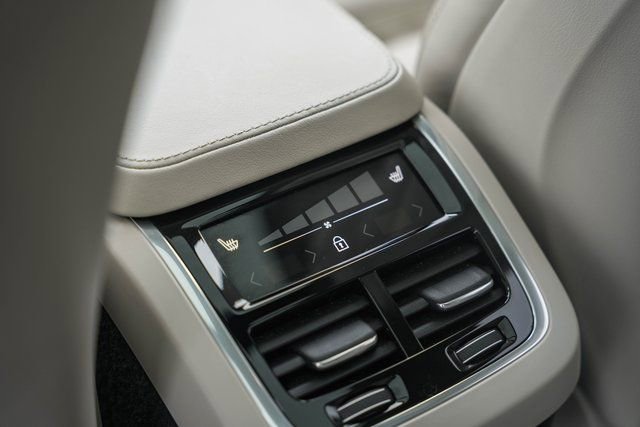 Certified 2023 Volvo XC90 B6 Ultimate w/ Protection Package Premier image 35