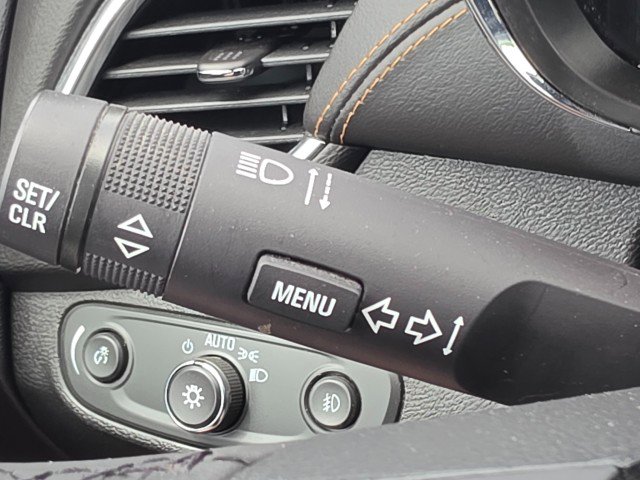 Used 2020 Chevrolet Trax Premier AWD/4WD image 38