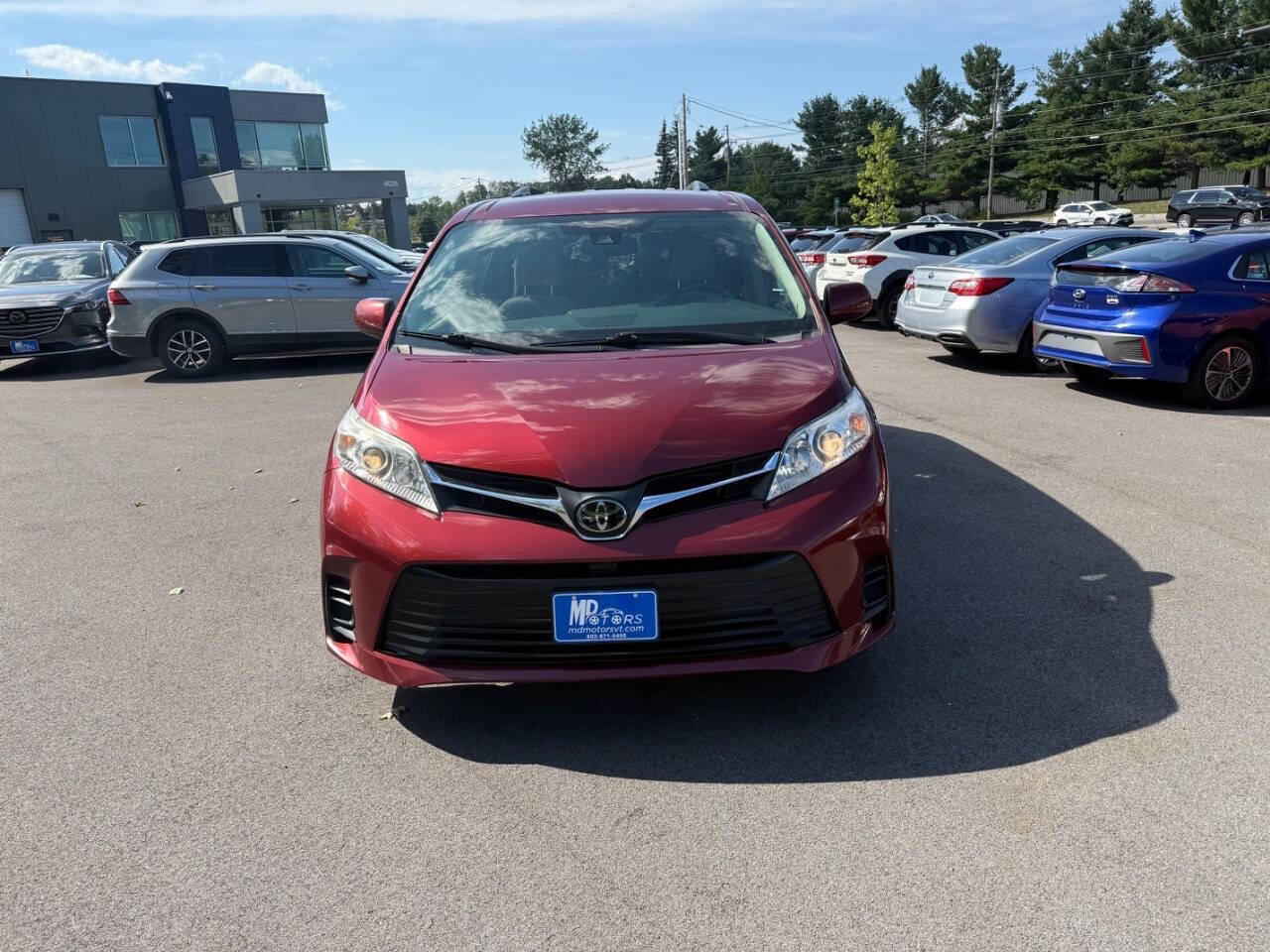 Used 2019 Toyota Sienna LE image 4