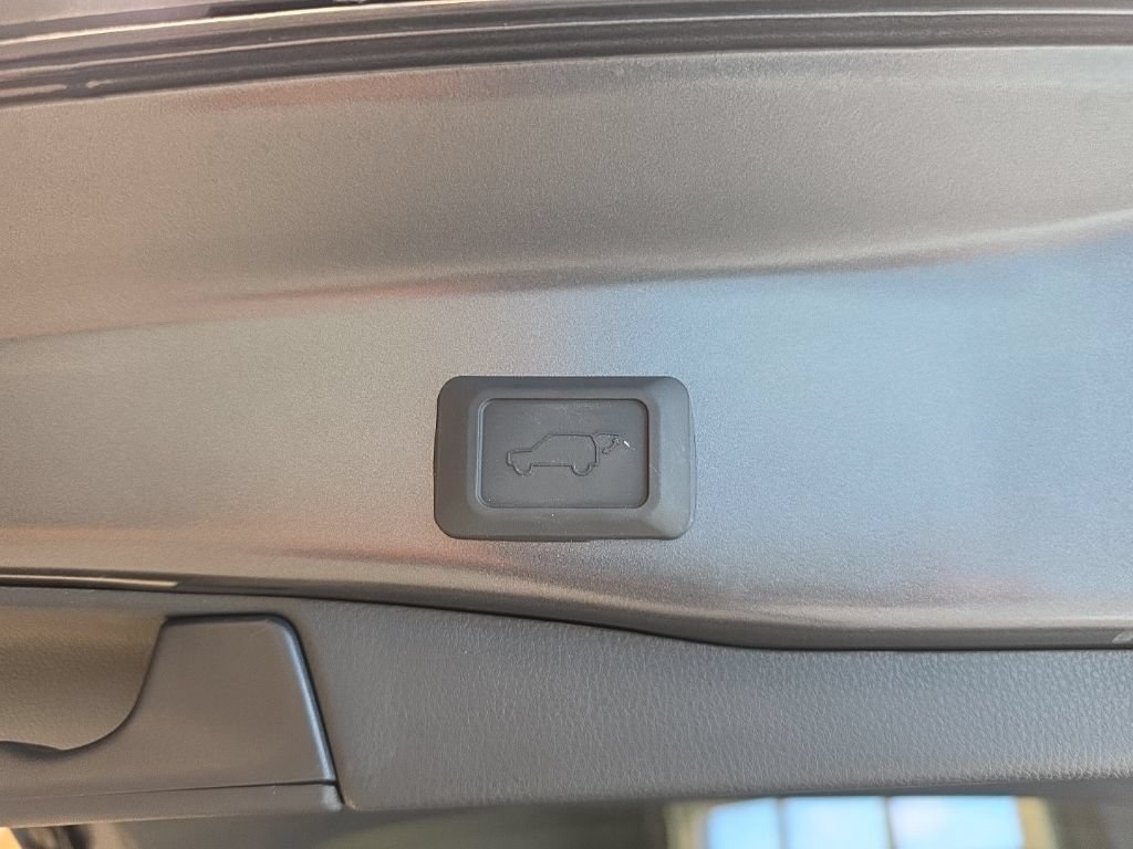 Used 2025 Toyota RAV4 XLE w/ Convenience Package FWD image 60