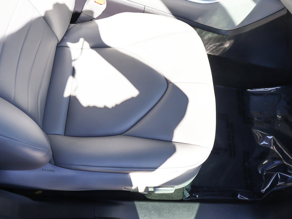 Used 2023 Toyota Highlander XLE image 32