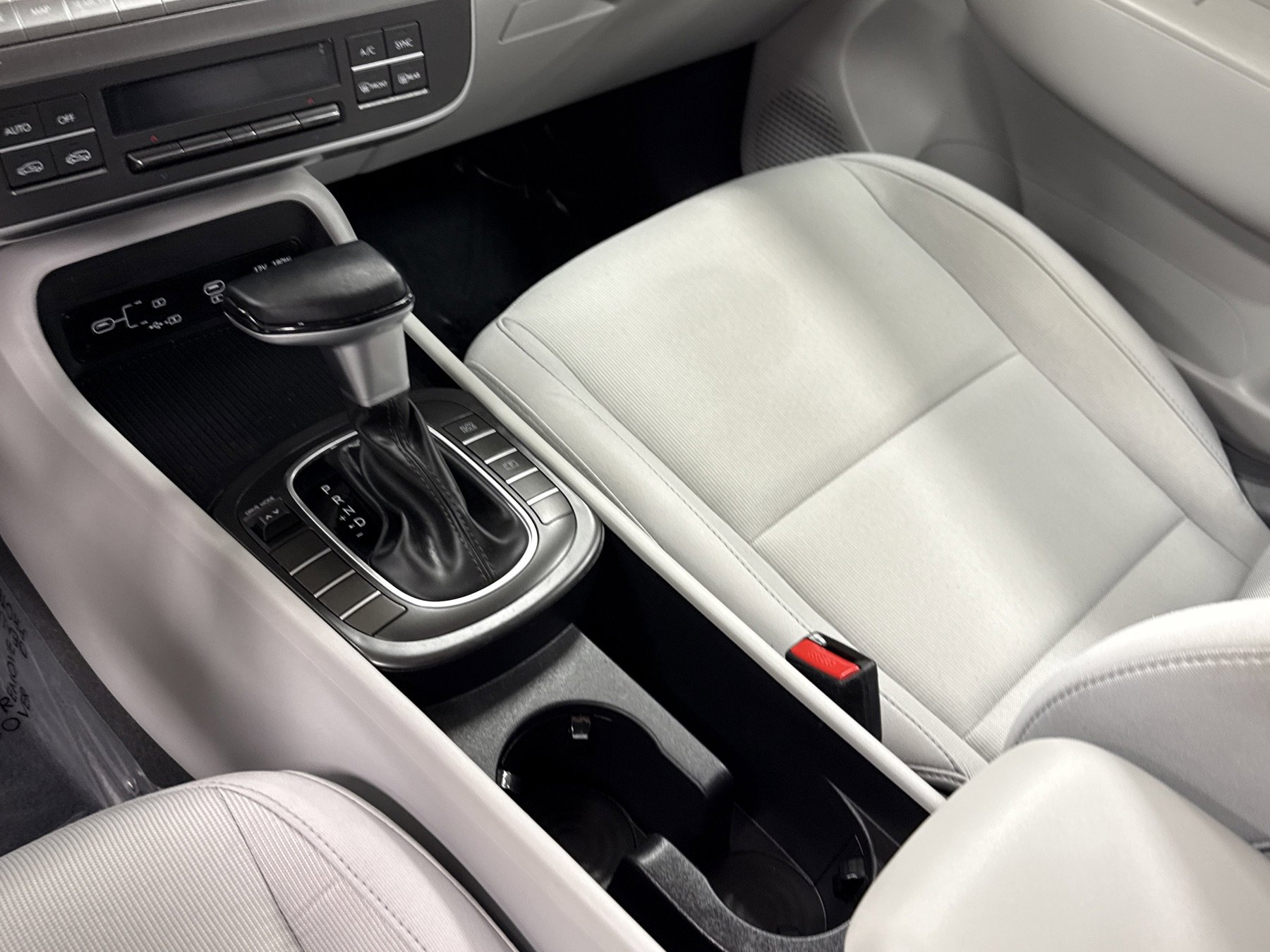 Used 2025 Hyundai Kona SEL image 9