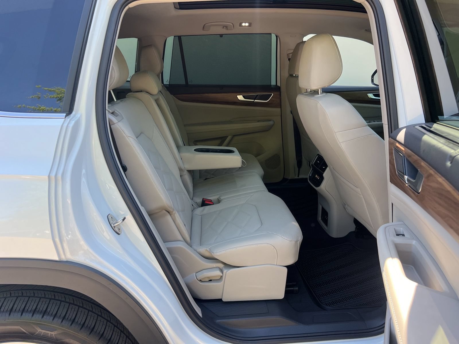 Certified 2026 Volkswagen Atlas SE w/ Panoramic Sunroof Package FWD image 40