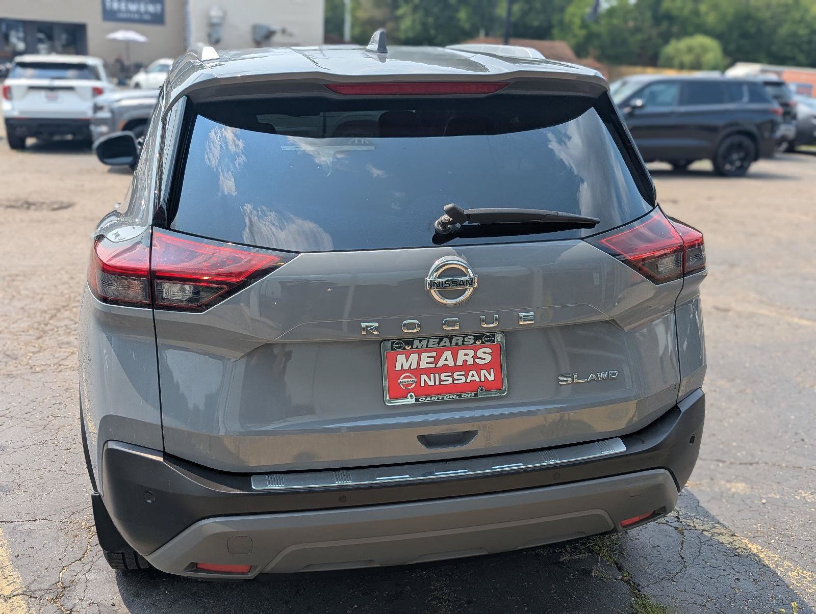 Used 2021 Nissan Rogue SL AWD/4WD image 14