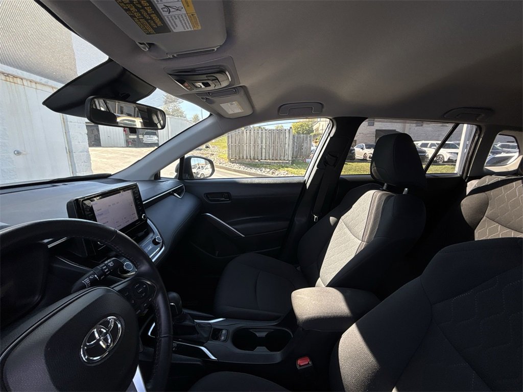 Used 2022 Toyota Corolla Cross LE image 11
