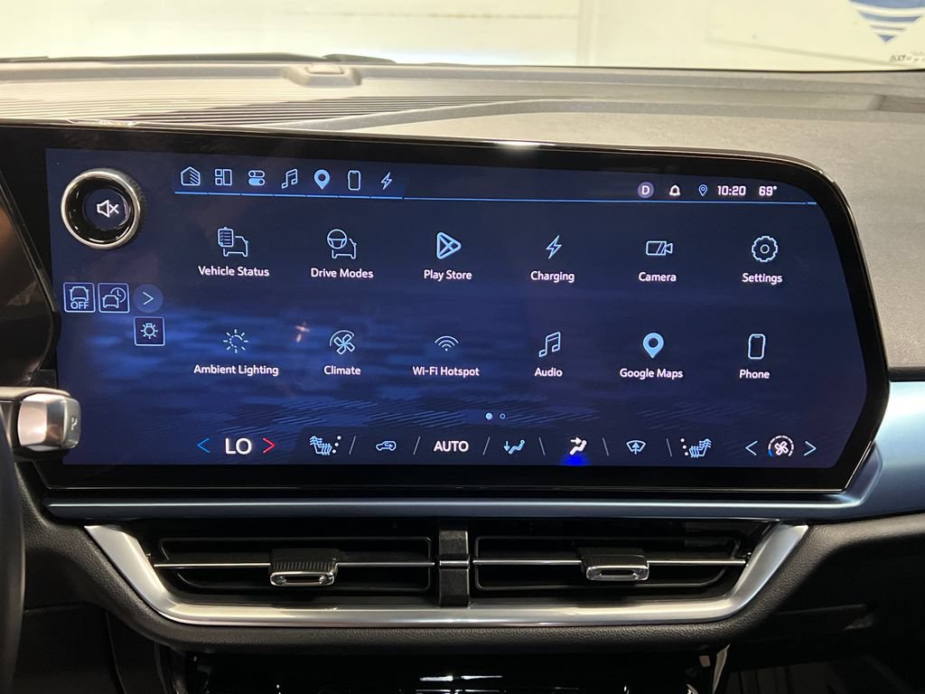 Used 2024 Chevrolet Equinox EV LT FWD image 24