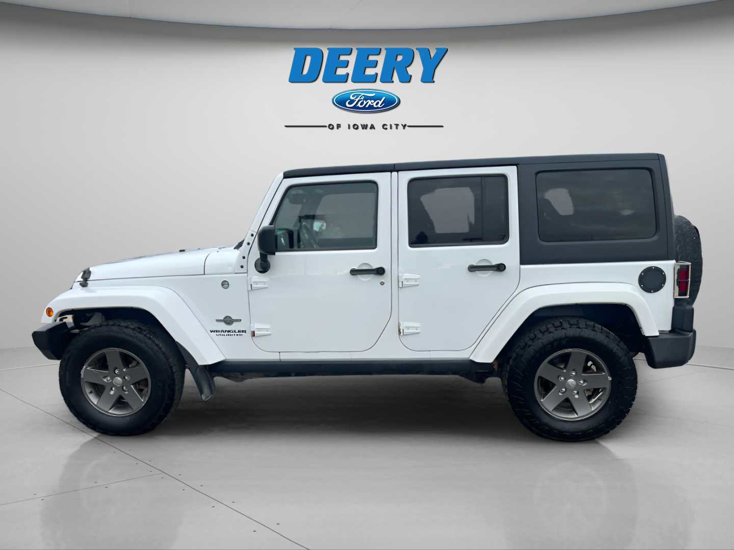 Used 2015 Jeep Wrangler Unlimited Sport image 2