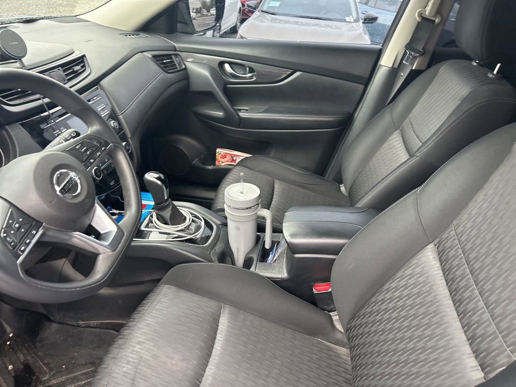 Used 2017 Nissan Rogue S w/ S Appearance Package image 6