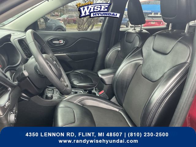 Used 2020 Jeep Cherokee Latitude Plus AWD/4WD image 12
