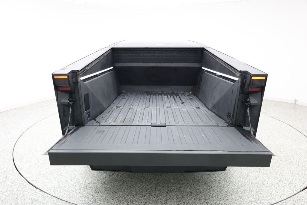 Used 2024 Tesla Cybertruck AWD Crew Cab image 26