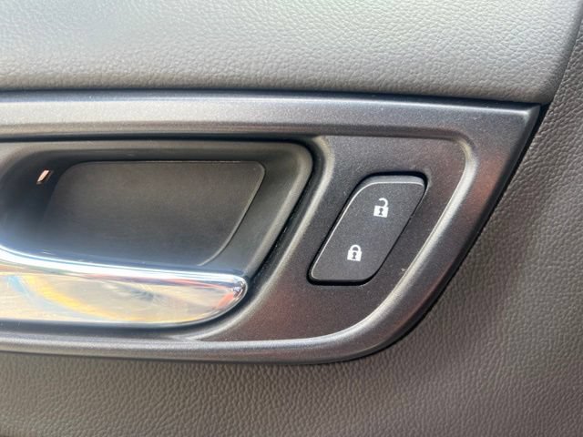 Used 2020 Chevrolet Tahoe Premier w/ Premier Plus Edition AWD/4WD image 17