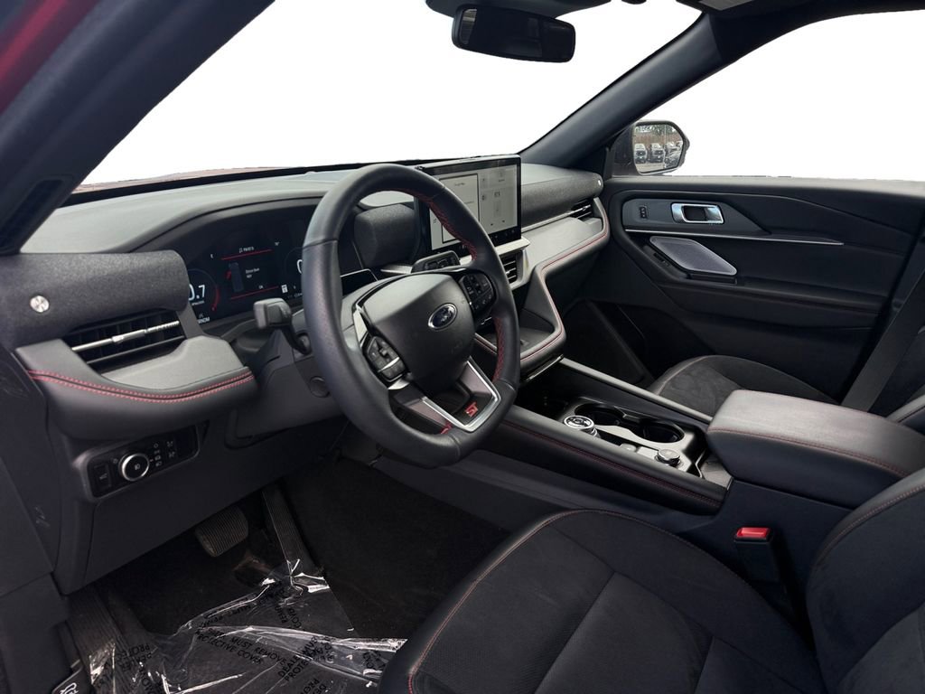 Used 2025 Ford Explorer ST AWD/4WD image 18