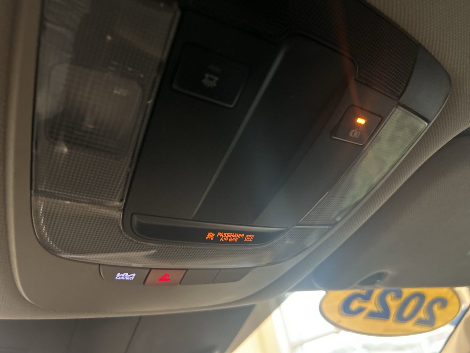 Used 2025 Kia Sorento LX image 30