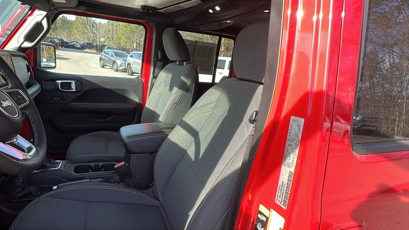 Used 2025 Jeep Wrangler Sahara image 17